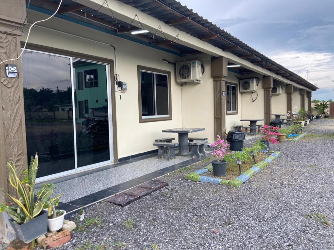 Mama Homestay Bagan Serai Bagian luar foto